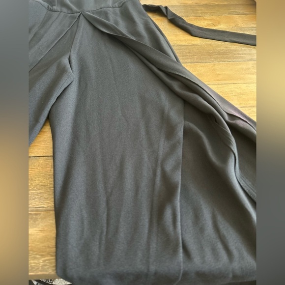 TASH AND SOPHIE Chic Black Sleeveless Jumpsuit Belted Wide Leg Stretchy Sz 6 - Picture 11 of 12